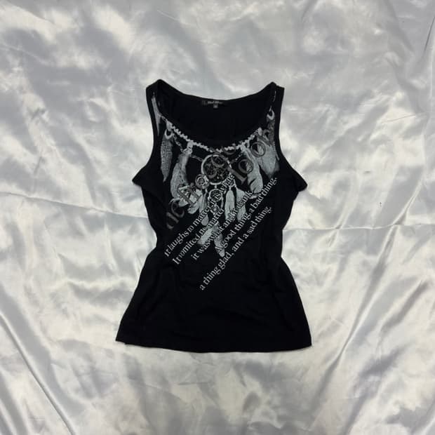 Black ahead kei sleeveless top