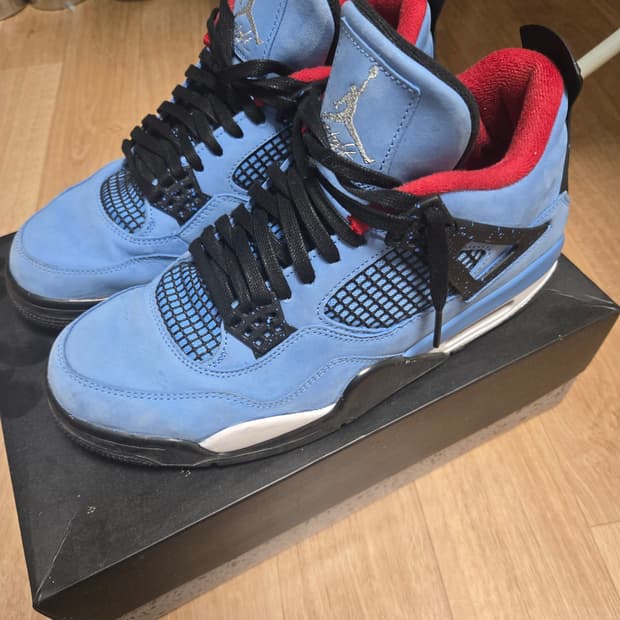 트래비스 스캇 조던 4 275mm