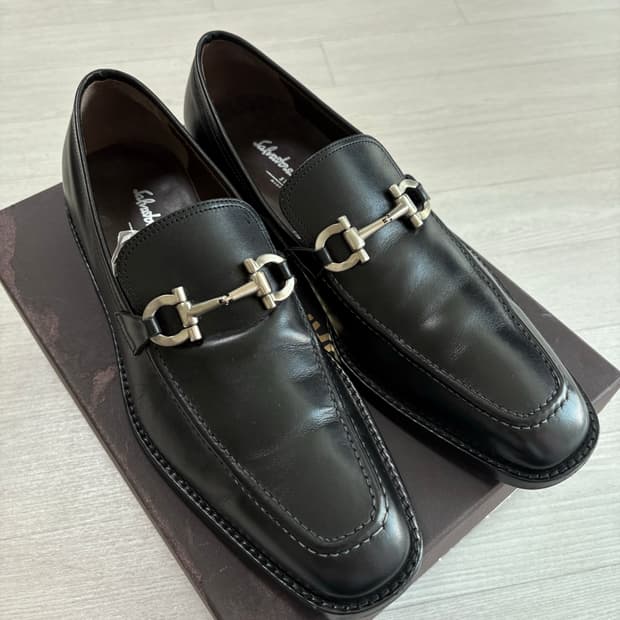 페레가모 블랙 가죽 로퍼 265 8D 