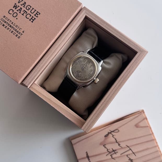 VAGUE WATCH 모호한 시계