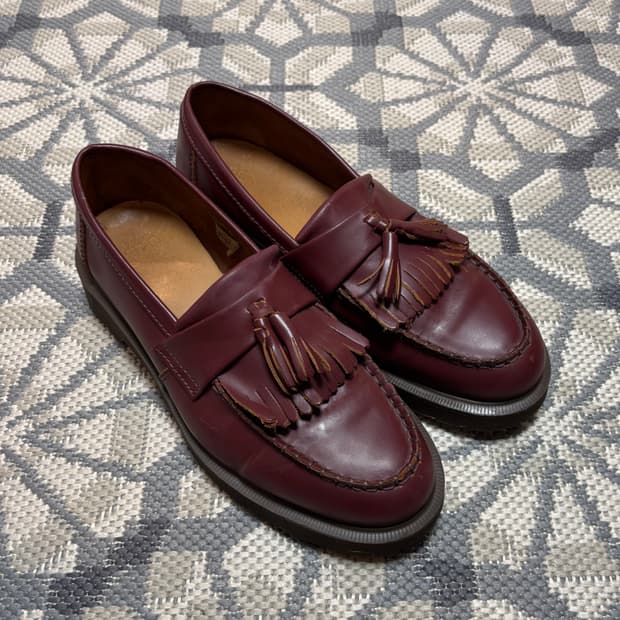 (260) 닥터마틴 리로이 테슬 로퍼 체리 레드