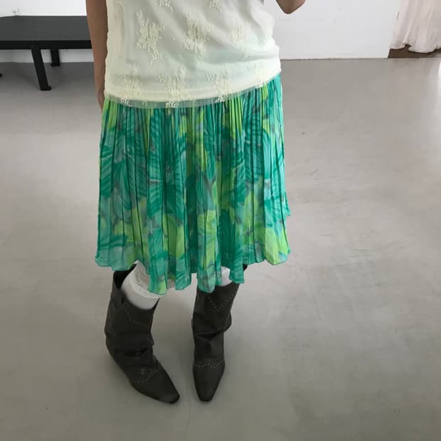 vintage green pattern skirt