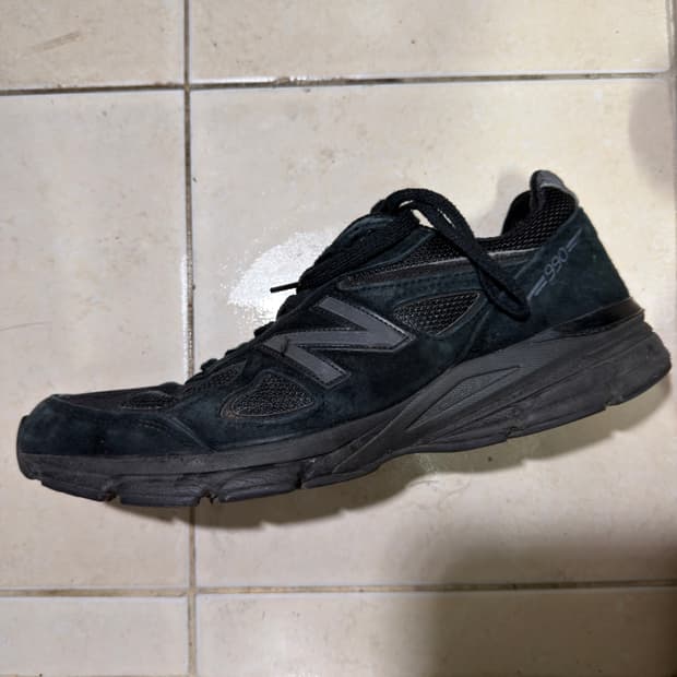뉴발란스 990v4 트리플 블랙