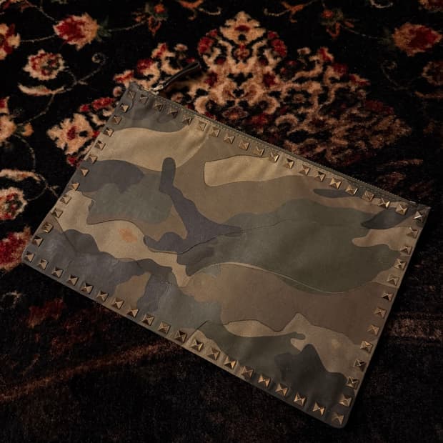 발렌티노 카모 클러치