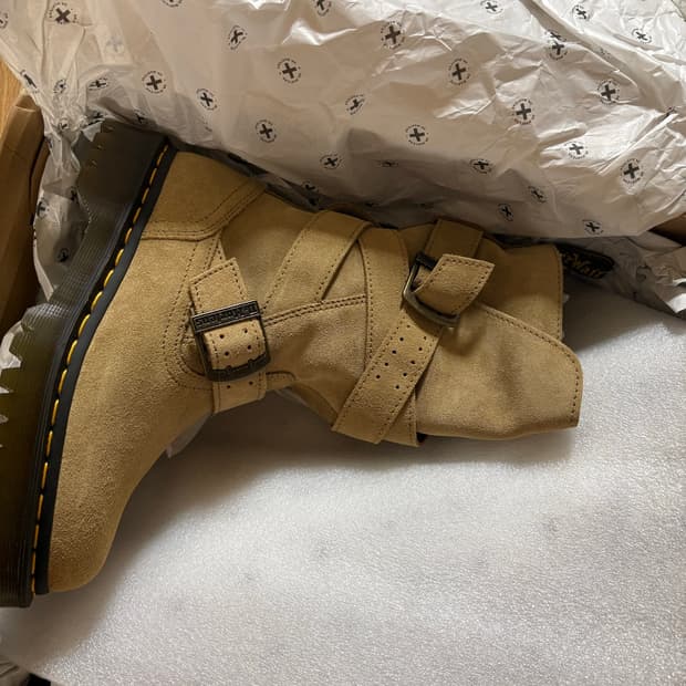 dr.martens 닥터마틴 애니스톤 스트랩 탄 uk5