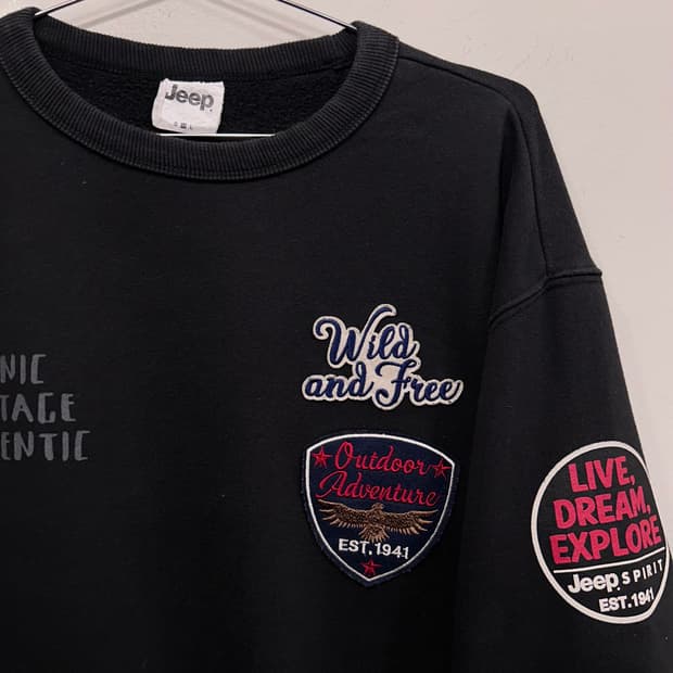 지프 스피릿 아이코닉 와펜로고 기모 맨투맨