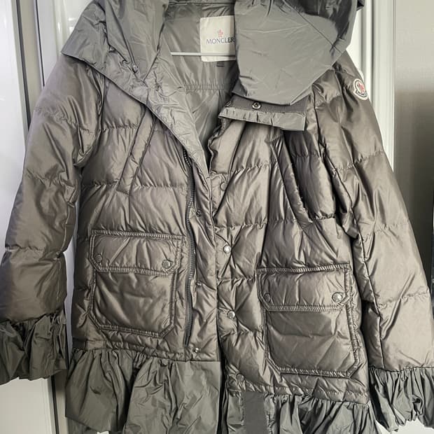 몽클레어 seri 패딩 00사이즈