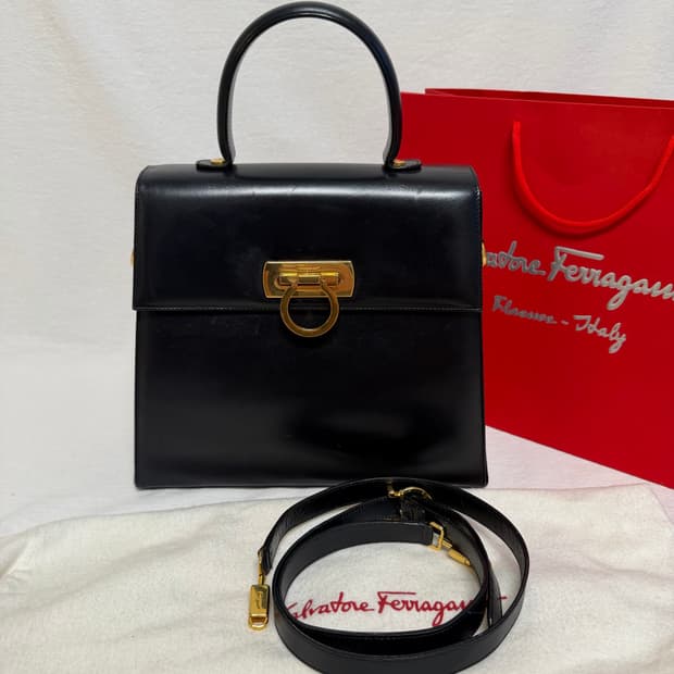 정품 페라가모 간치니 탑핸들백 블랙 차정원백 토트백 핸드백 크로스백