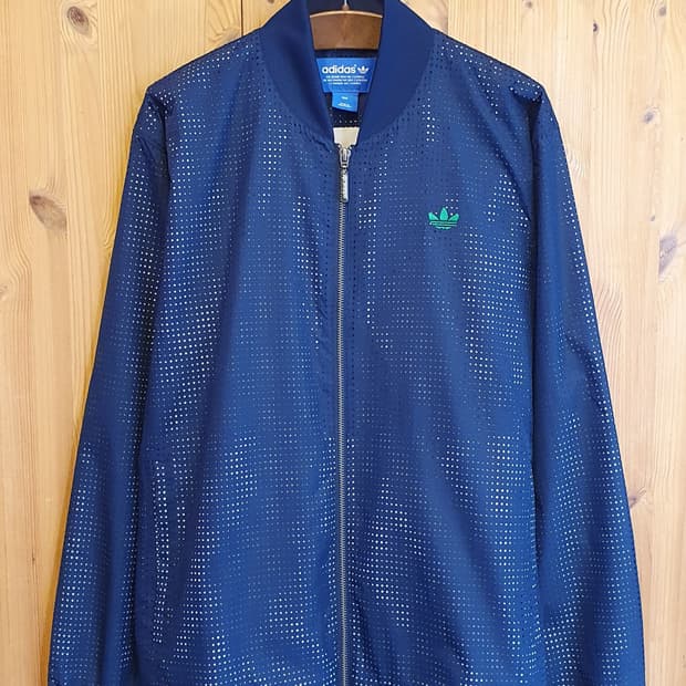 (새상품)100.아디다스 펀칭 스텐점퍼