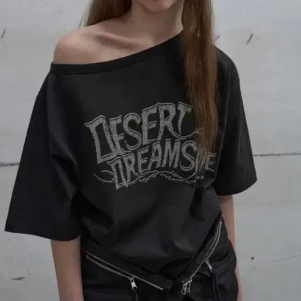 LCDC ASYMMETRIC PRINTED TSHIRT 반팔 black