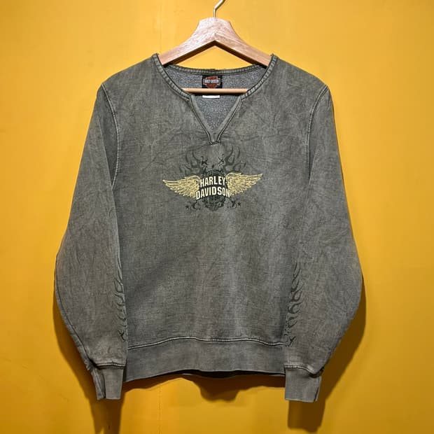 [M] 할리데이비슨 V 노치 윙 그래픽 맨투맨 플레임