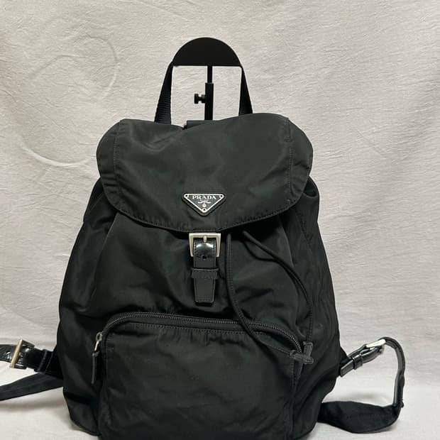 프라다 나일론 포코노 원포켓 백팩 미디움