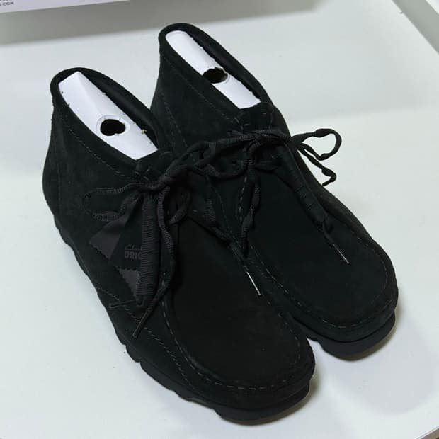 포스트아카이브팩션 X 클락스 왈라비 BT 블랙 290