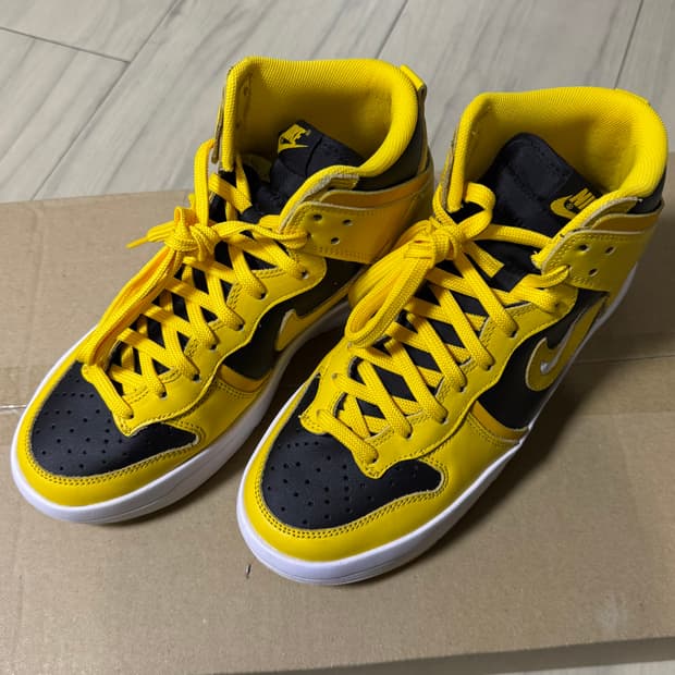 나이키 덩크 하이 업 블랙 앤 바시티 메이즈