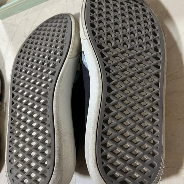 반스 컴피쿠시 원 블랙