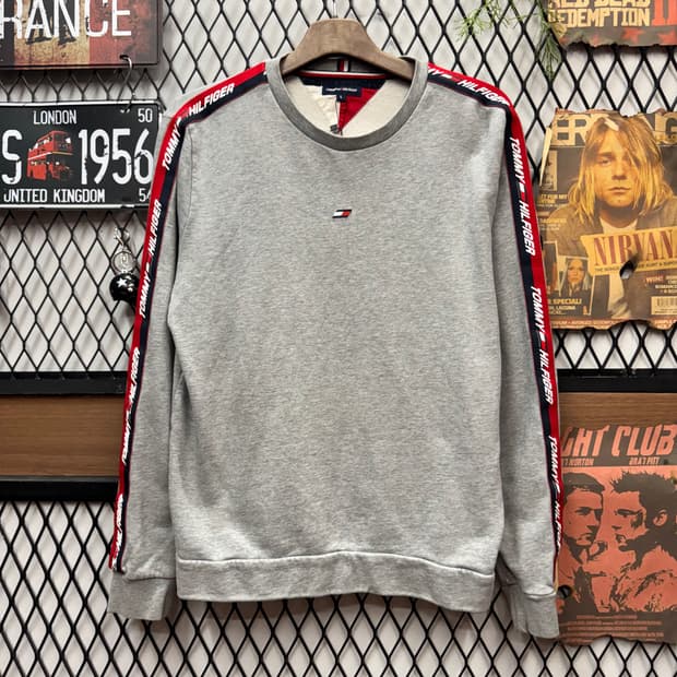 타미힐피거 맨투맨 사이드 로고 테이핑 포인트 그레이