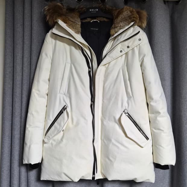 맥케이지 아이보리 패딩 팝니다 캐나다구스 무스너클 노비스