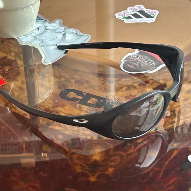 오클리 아이 자켓 리덕스 매트 블랙 프레임