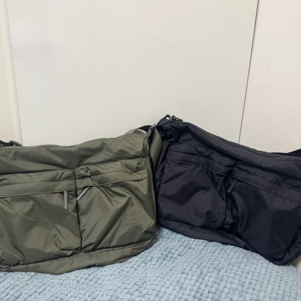 유니클로 멀티포켓 숄더백