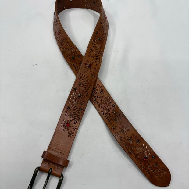 빈티지 웨스턴 플로럴 툴드 레더 스터드 벨트