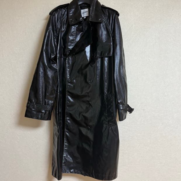 장폴고티에 아카이브 글로시 에나멜 코트