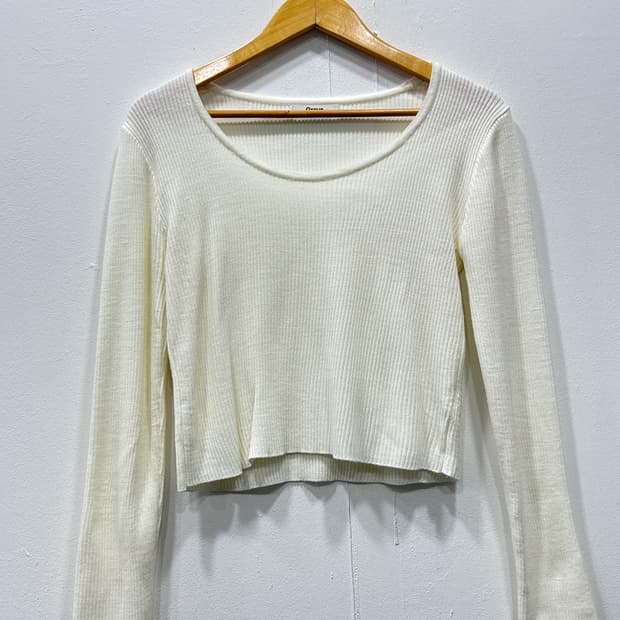[F] 그로브 아이보리 세미크롭 긴팔 니트 티셔츠 여성 프리사이즈