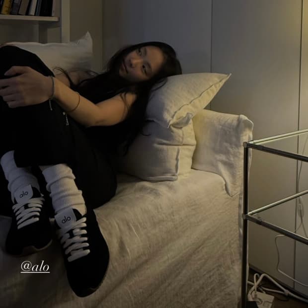 새상품) 알로요가 alo 선셋 스니커즈 블랙 7.5W