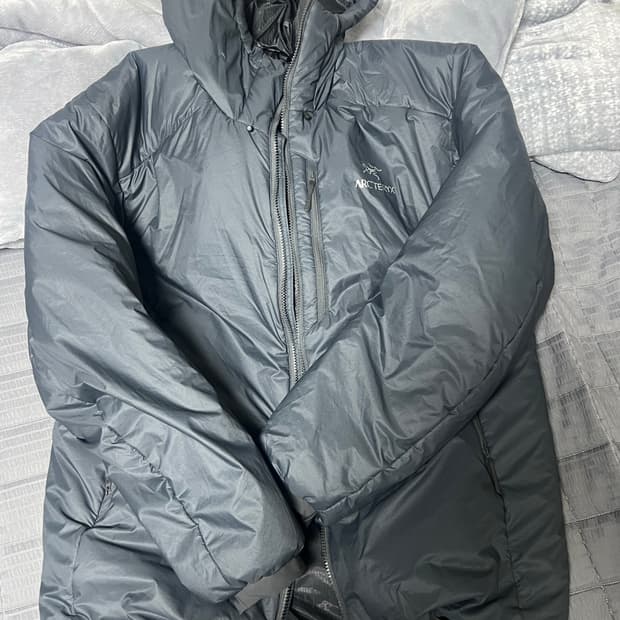 아크테릭스 누클리아이 파카 xl 판매합니다