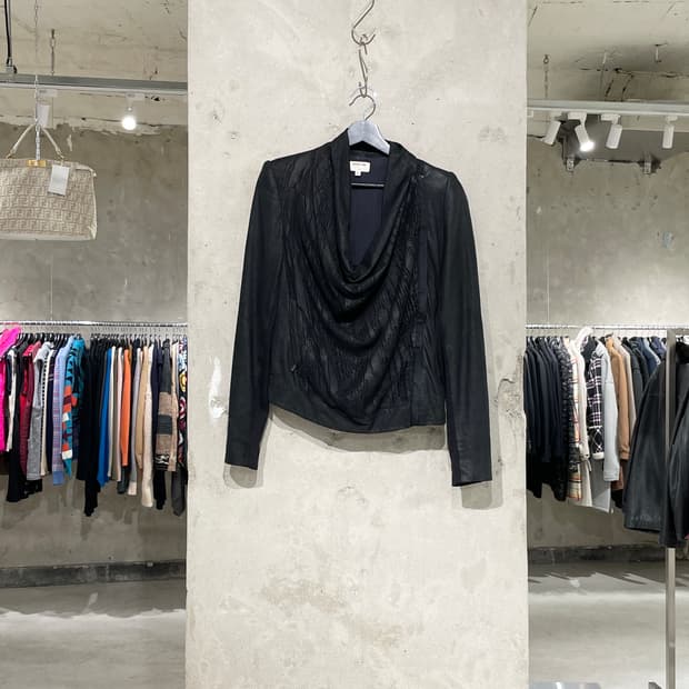 헬무트랭 블랙 드레이프 펀칭 레더 자켓