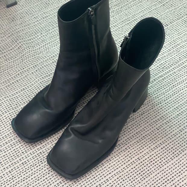 아모멘토 부츠 팝니다