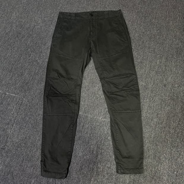 CP컴퍼니 ERGONOMIC FIT 팬츠