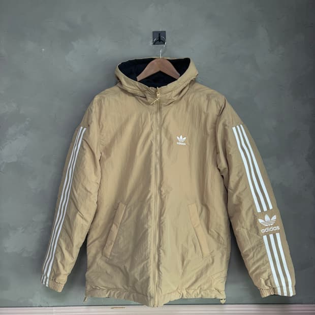 아디다스 파이어버드 락업 리버시블 패딩 베이지