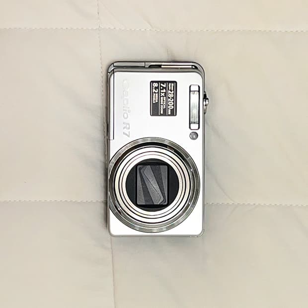 리코 Ricoh R7 실버 (장원영 카메라)