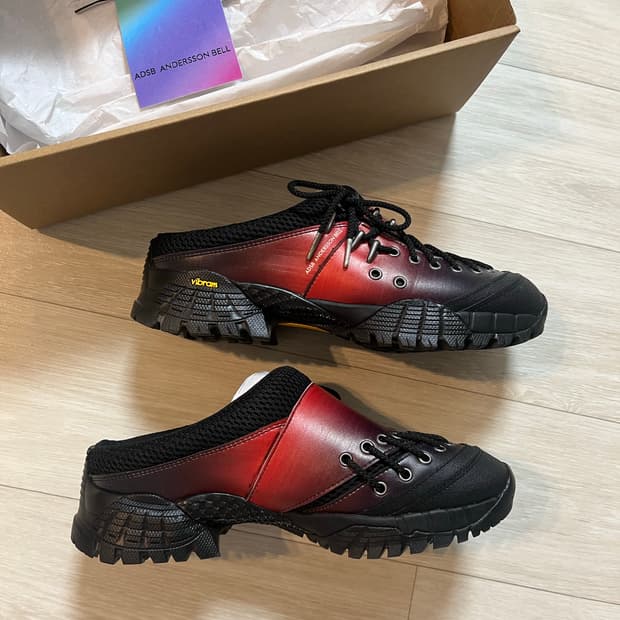 자라 x 앤더슨벨 클로그 레드