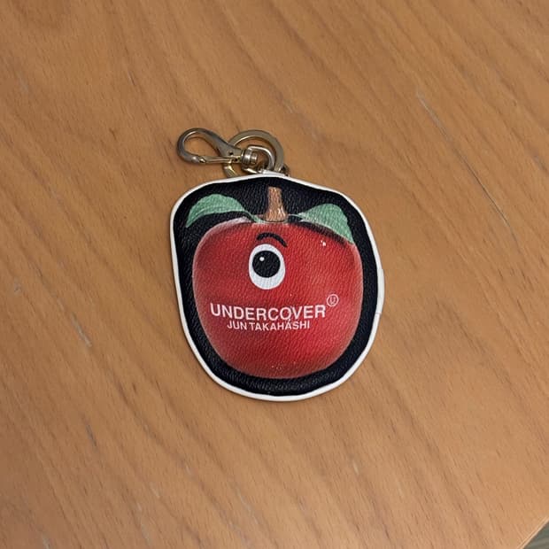 언더커버 애플 파우치키링