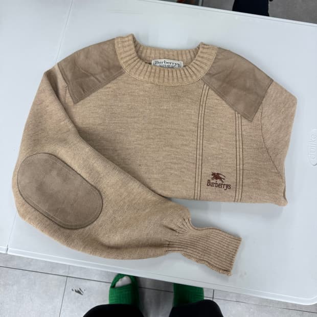 버버리 코만도 니트