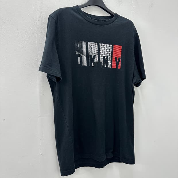 DKNY vintage printing tee