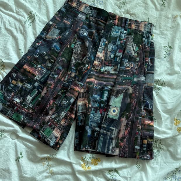 꼼데가르송 옴므 플러스 18aw 오버사이즈 그래픽 쇼츠