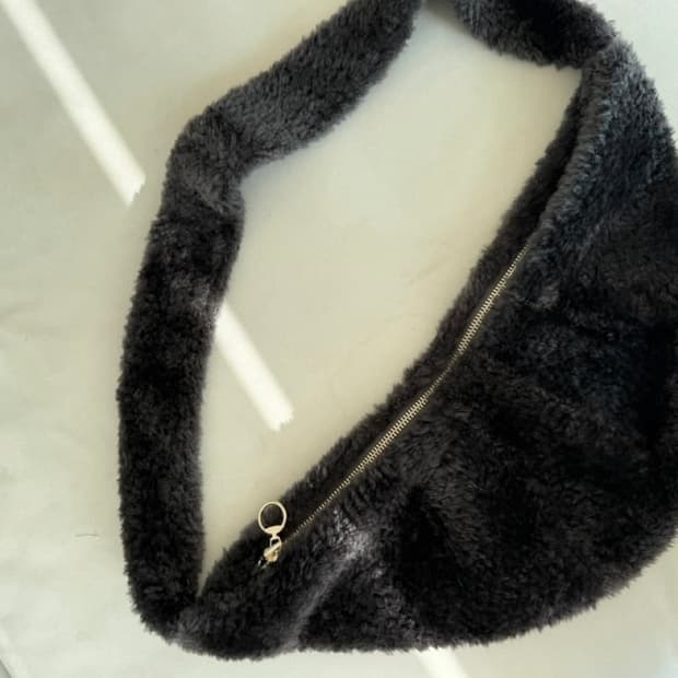 차콜 양100 호보 크로스백