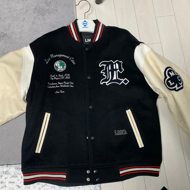 LMC TEAM WOOL 바시티 자켓 팝니다