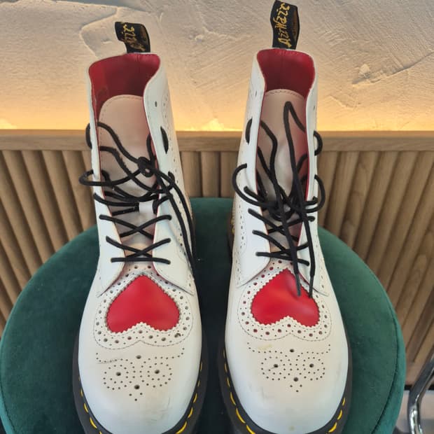 닥터마틴 화이트 부츠 UK4 EU37 (230MM)