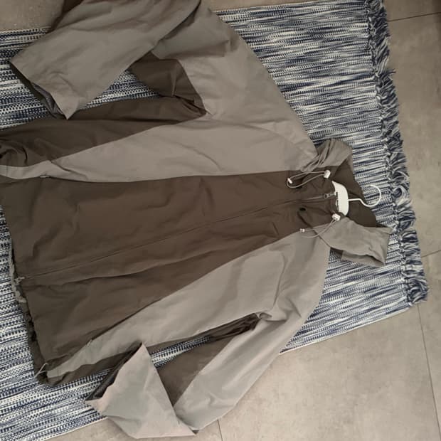 999휴머니티 바람막이