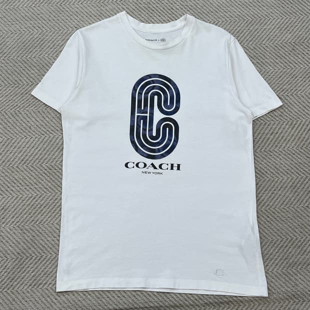 코치 x 카페 로고 프린팅 반팔티 r3348