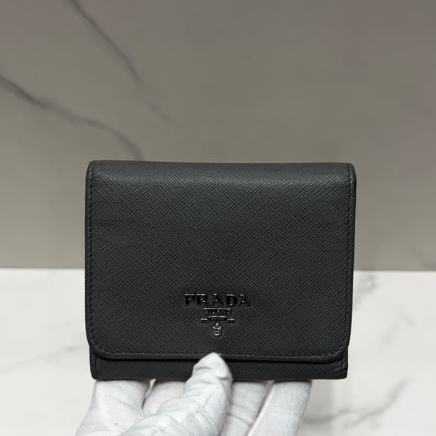 [정품] 프라다 비텔로 플랩 반지갑