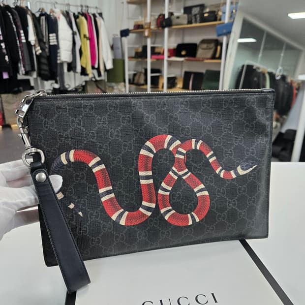 [50%세일] 구찌 킹스네이크 클러치백