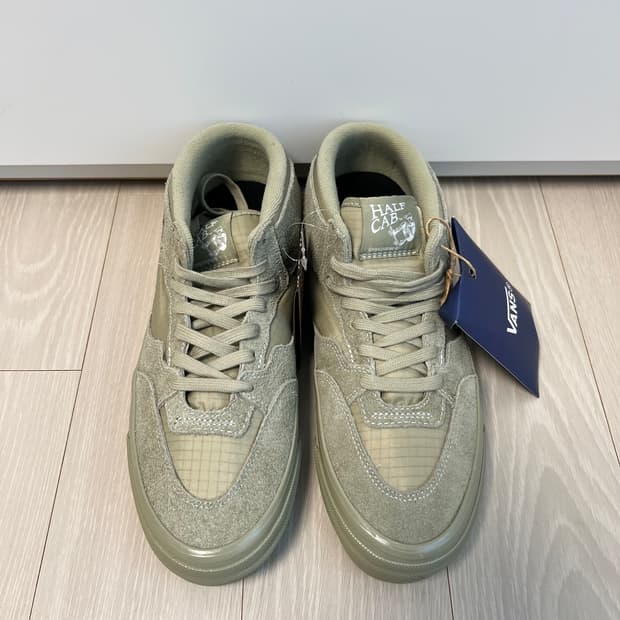 반스 프리미엄 하프 캡 리이슈 33 카키 베이지 VN000CXJEL7