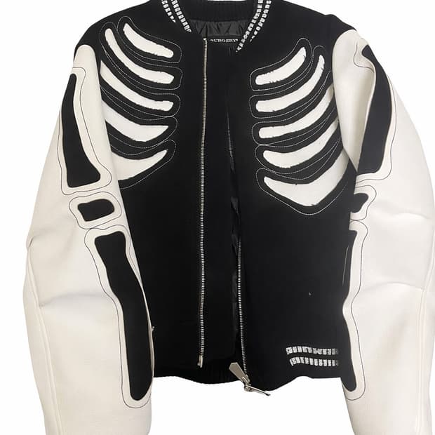 써저리 바시티 L