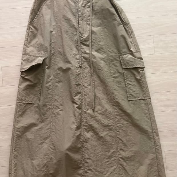 바스락 나일론 베이지 카고 롱 스커트
