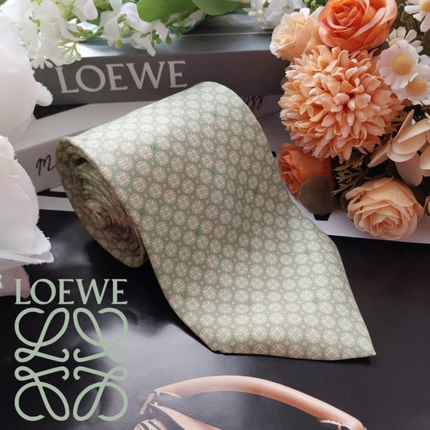 로에베 실크 라임 로고 패턴 넥타이 A+~A등급 8.9cm K1614
