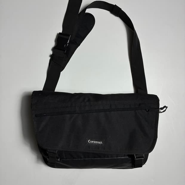 커버낫 18FW 블랙 코듀라 메신저 백 PR2345